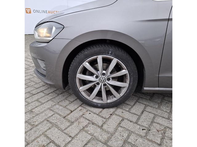 Personenauto, volkswagen, golf - afbeelding 10 van  46