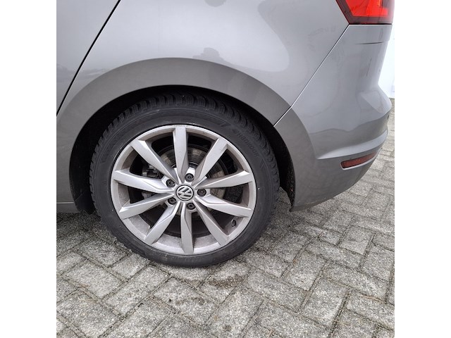 Personenauto, volkswagen, golf - afbeelding 11 van  46