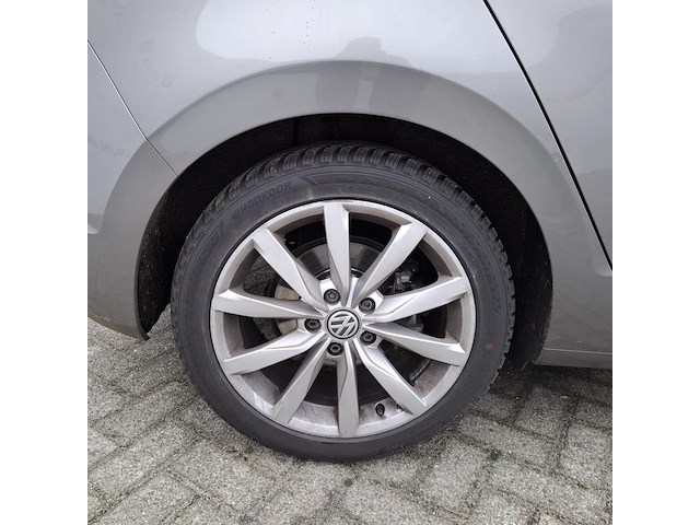 Personenauto, volkswagen, golf - afbeelding 12 van  46