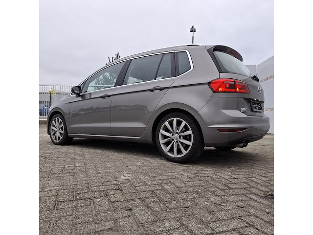 Personenauto, volkswagen, golf - afbeelding 16 van  46