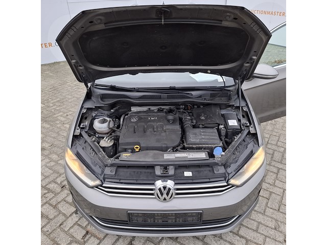 Personenauto, volkswagen, golf - afbeelding 17 van  46