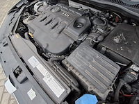 Personenauto, volkswagen, golf - afbeelding 18 van  46