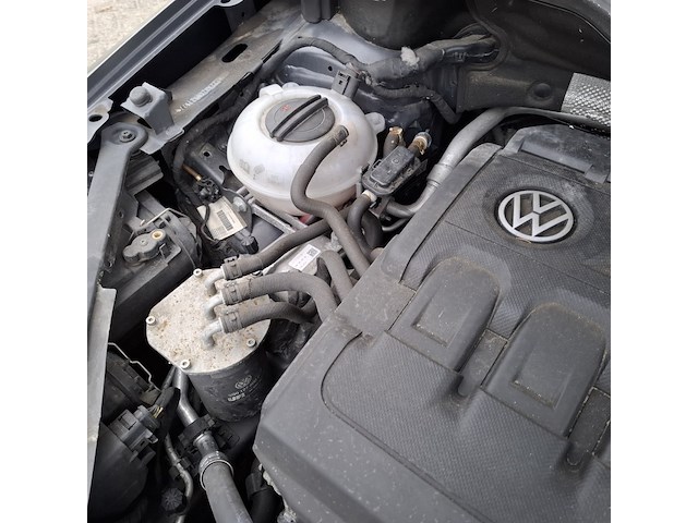 Personenauto, volkswagen, golf - afbeelding 21 van  46