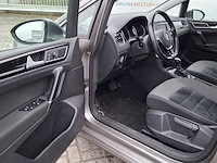 Personenauto, volkswagen, golf - afbeelding 22 van  46