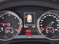 Personenauto, volkswagen, golf - afbeelding 26 van  46