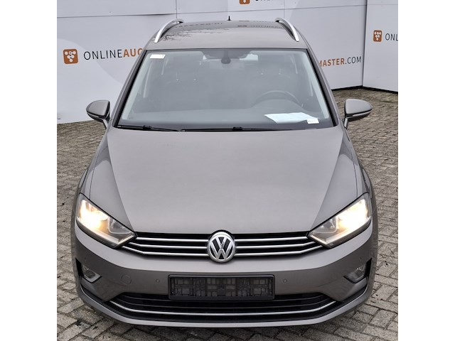 Personenauto, volkswagen, golf - afbeelding 2 van  46