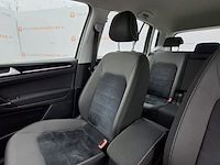 Personenauto, volkswagen, golf - afbeelding 32 van  46