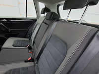 Personenauto, volkswagen, golf - afbeelding 33 van  46