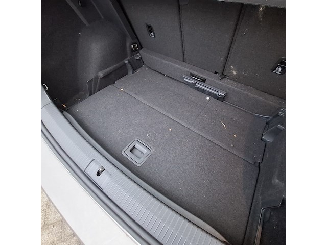 Personenauto, volkswagen, golf - afbeelding 35 van  46