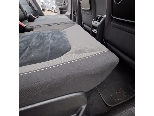 Personenauto, volkswagen, golf - afbeelding 38 van  46