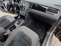 Personenauto, volkswagen, golf - afbeelding 40 van  46