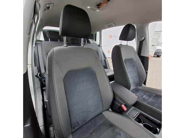 Personenauto, volkswagen, golf - afbeelding 41 van  46