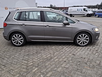 Personenauto, volkswagen, golf - afbeelding 4 van  46