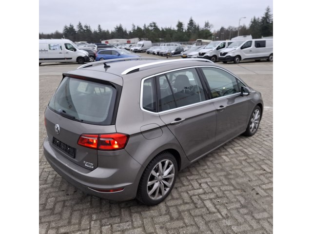 Personenauto, volkswagen, golf - afbeelding 5 van  46