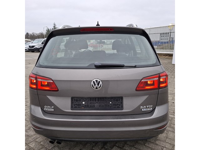 Personenauto, volkswagen, golf - afbeelding 6 van  46