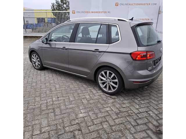Personenauto, volkswagen, golf - afbeelding 7 van  46