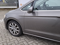 Personenauto, volkswagen, golf - afbeelding 8 van  46