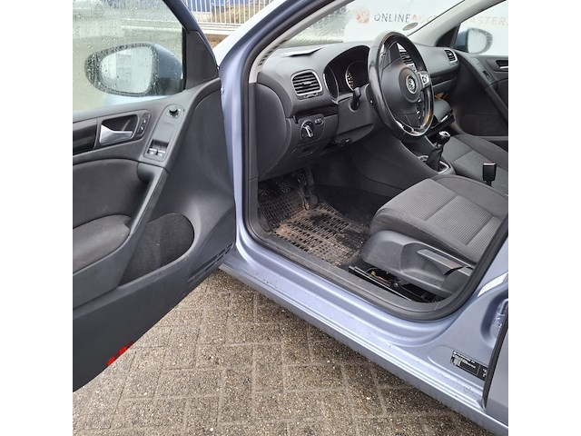 Personenauto, volkswagen, golf - afbeelding 22 van  47