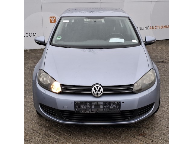 Personenauto, volkswagen, golf - afbeelding 2 van  47
