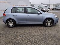 Personenauto, volkswagen, golf - afbeelding 4 van  47
