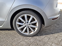 Personenauto, volkswagen, golf - afbeelding 7 van  52