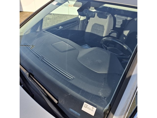 Personenauto, volkswagen, golf - afbeelding 13 van  52