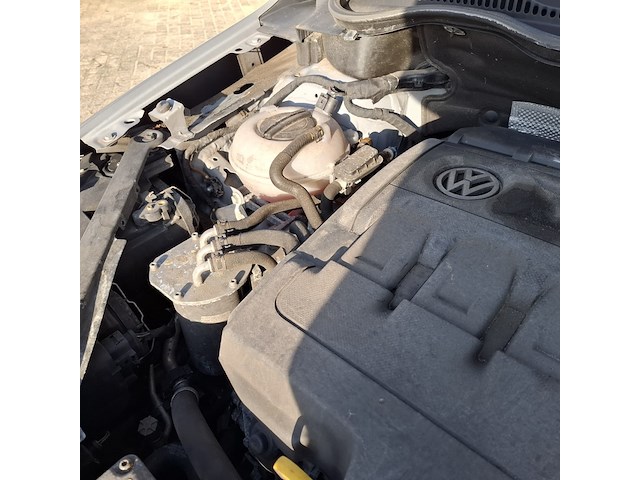 Personenauto, volkswagen, golf - afbeelding 21 van  52