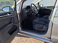 Personenauto, volkswagen, golf - afbeelding 22 van  52