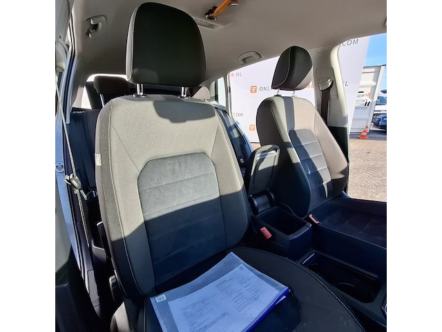 Personenauto, volkswagen, golf - afbeelding 40 van  52