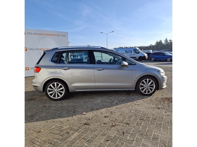 Personenauto, volkswagen, golf - afbeelding 34 van  52
