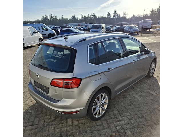 Personenauto, volkswagen, golf - afbeelding 45 van  52