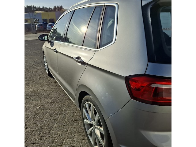 Personenauto, volkswagen, golf - afbeelding 52 van  52