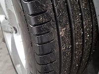 Personenauto, volkswagen, golf - afbeelding 2 van  47