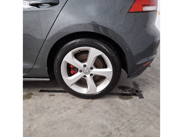 Personenauto, volkswagen, golf - afbeelding 3 van  47
