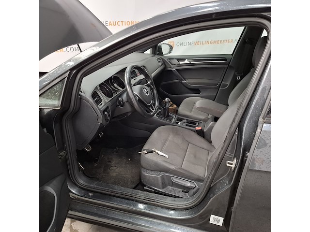 Personenauto, volkswagen, golf - afbeelding 11 van  47