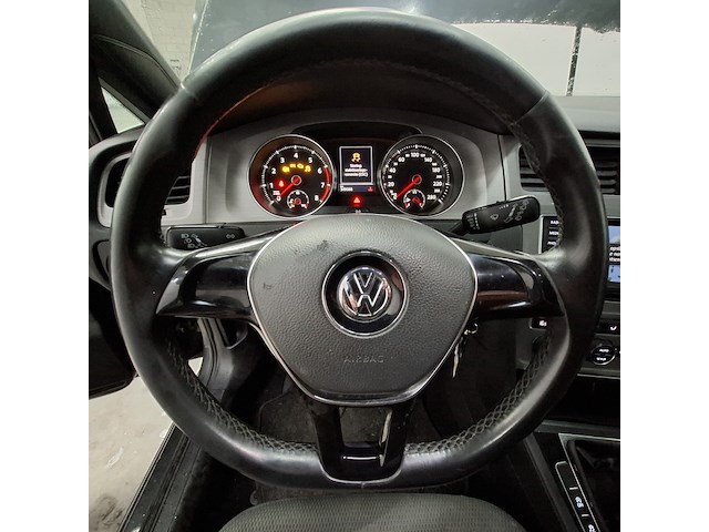 Personenauto, volkswagen, golf - afbeelding 15 van  47