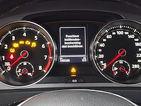 Personenauto, volkswagen, golf - afbeelding 16 van  47