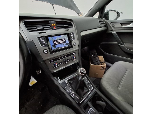 Personenauto, volkswagen, golf - afbeelding 20 van  47