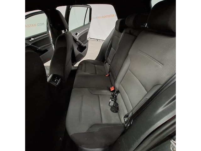 Personenauto, volkswagen, golf - afbeelding 22 van  47