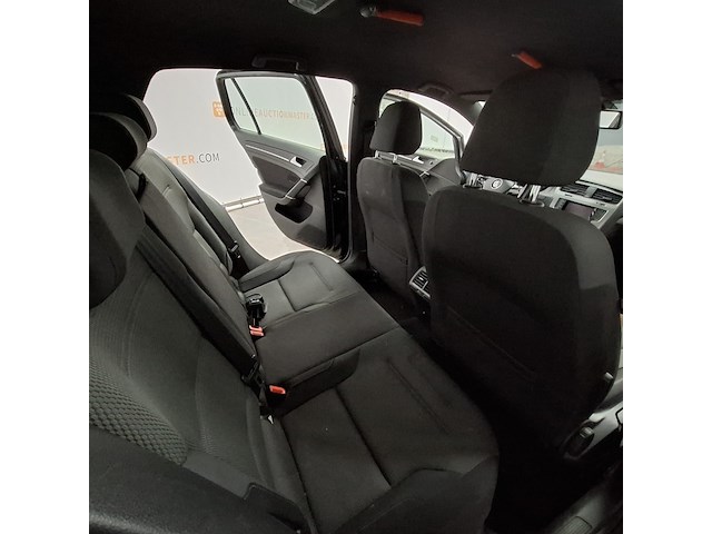 Personenauto, volkswagen, golf - afbeelding 25 van  47