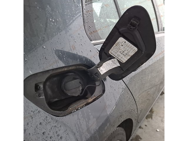 Personenauto, volkswagen, golf - afbeelding 30 van  47