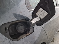 Personenauto, volkswagen, golf - afbeelding 30 van  47