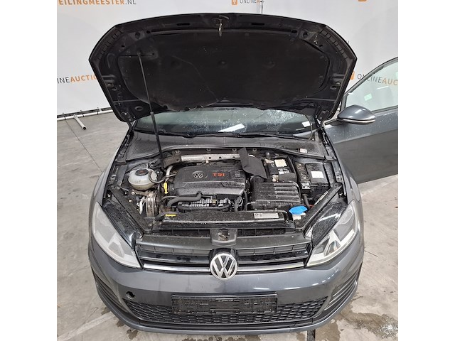 Personenauto, volkswagen, golf - afbeelding 31 van  47