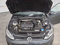 Personenauto, volkswagen, golf - afbeelding 31 van  47