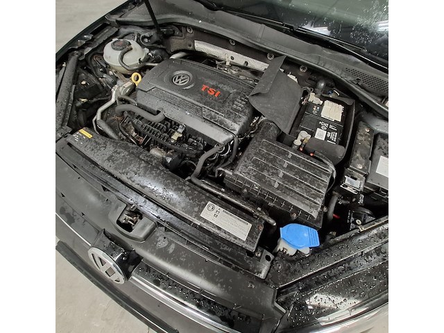 Personenauto, volkswagen, golf - afbeelding 32 van  47