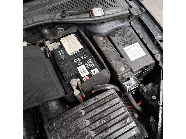 Personenauto, volkswagen, golf - afbeelding 33 van  47