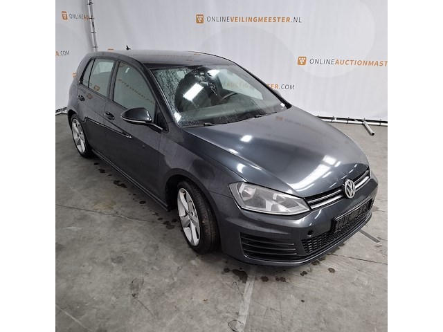 Personenauto, volkswagen, golf - afbeelding 23 van  47