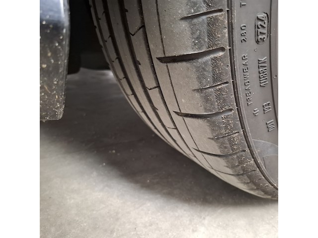 Personenauto, volkswagen, golf - afbeelding 2 van  50