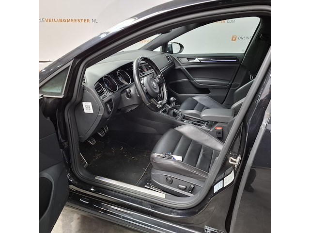 Personenauto, volkswagen, golf - afbeelding 14 van  50