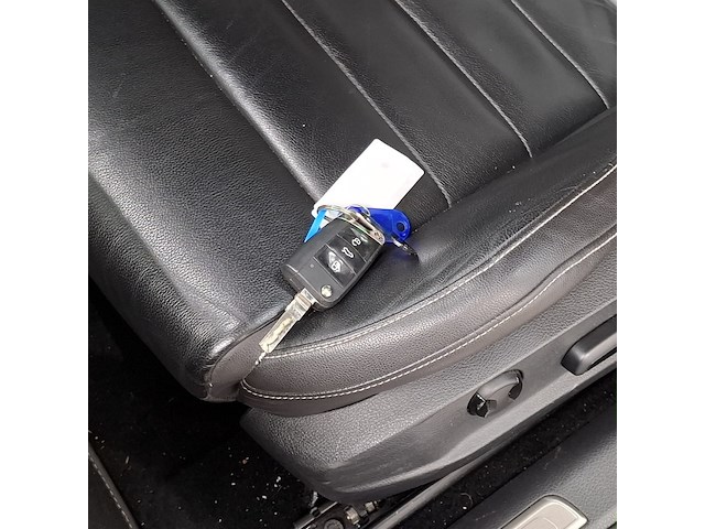 Personenauto, volkswagen, golf - afbeelding 15 van  50